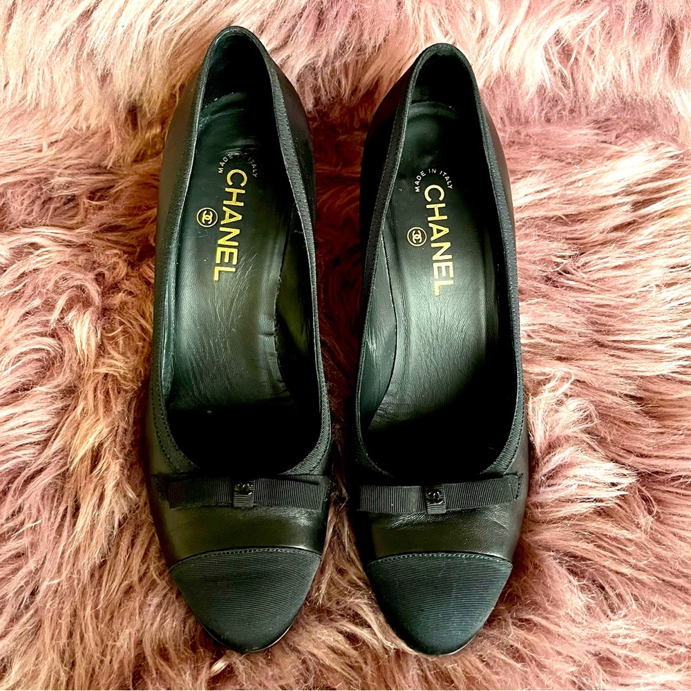 Chanel Black Leather and Satin Cap Toe CC Bows Pumps